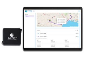 View of the SoftSpot IoT low consumption tracker and the management app on a tablet